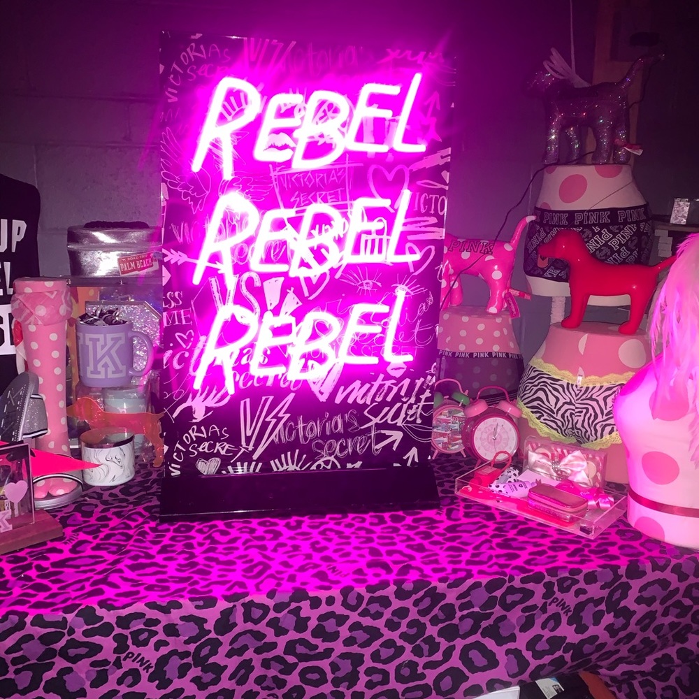VS Rebel Sign π - Picture 2 of 2